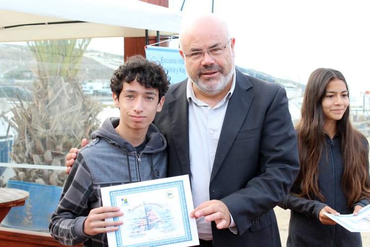 CORE premia a jóvenes talentos de vela y kayak por su destacada participación en competencia regional