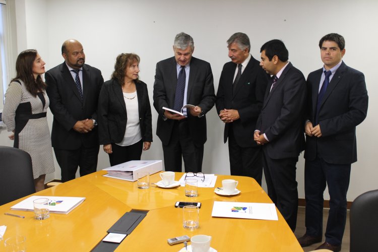 BID reitera su compromiso con el Túnel Agua Negra y busca concretar su financiamiento este año BID reitera su compromiso con el Túnel Agua Negra y busca concretar su financiamiento este año