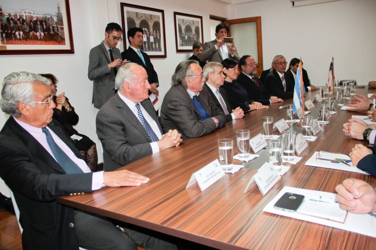 Gobernador Sergio Uñac destaca rol del CORE en materialización de túnel Agua Negra y proyección de Corredor Bioceánico Gobernador Sergio Uñac destaca rol del CORE en materialización de túnel Agua Negra y proyección de Corredor Bioceánico