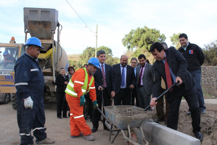 Inician obras para habilitar nueva vía de ingreso al centro de Illapel Inician obras para habilitar nueva vía de ingreso al centro de Illapel