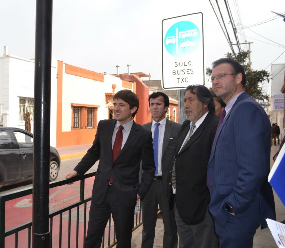 Inician marcha blanca de Vía Prioritaria para el transporte público en Eje Colón Inician marcha blanca de Vía Prioritaria para el transporte público en Eje Colón