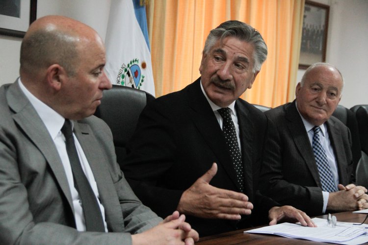Consejeros y diputado de San Juan analizan pronta licitación de Túnel Agua Negra Consejeros y diputado de San Juan analizan pronta licitación de Túnel Agua Negra