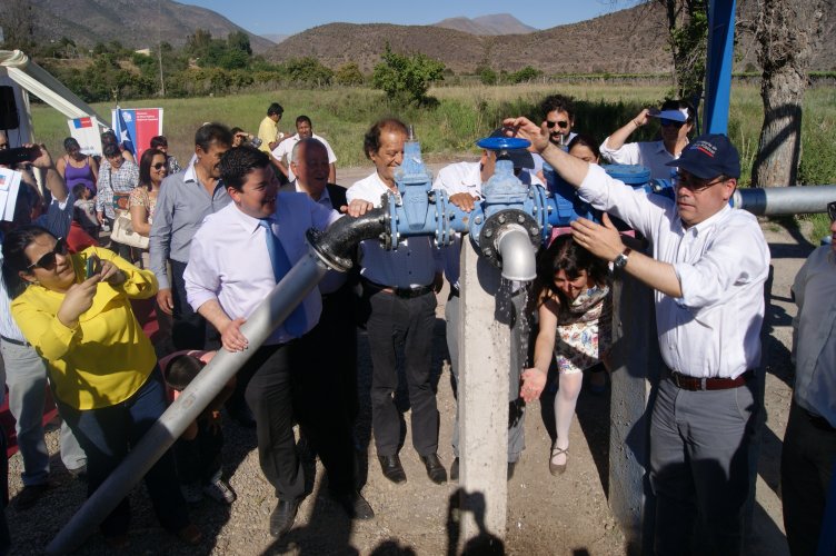 En Monte Patria Ministro de Obras Públicas inaugura ampliación del APR Flor del Valle En Monte Patria Ministro de Obras Públicas inaugura ampliación del APR Flor del Valle