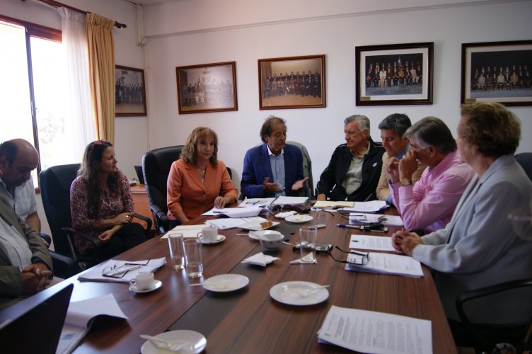 Sorpresiva visita realiza ex gobernador de San Juan José Luis Gioja al Consejo Regional