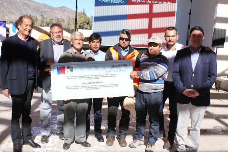 Entregan $860 millones para asistir a pequeños mineros y pirquineros de la Región de Coquimbo