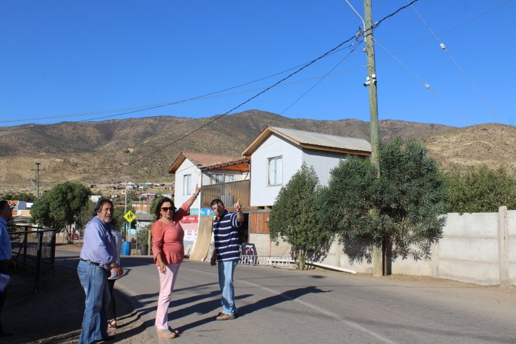Con Fondos Concursable de Seguridad Ciudadana Vecinos de Tambillos y Población Bucanero aseguran sedes vecinales Con Fondos Concursable de Seguridad Ciudadana Vecinos de Tambillos y Población Bucanero aseguran sedes vecinales