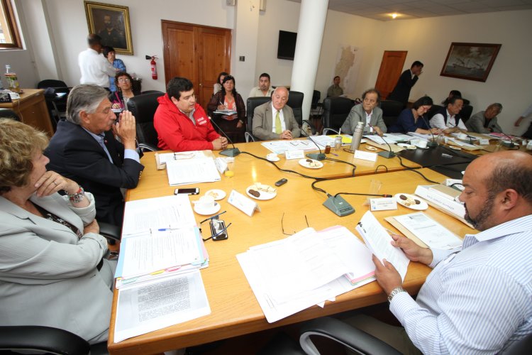 CORE aprueba por unanimidad $1.000 millones para dotar de alcantarillado a La Higuera CORE aprueba por unanimidad $1.000 millones para dotar de alcantarillado a La Higuera