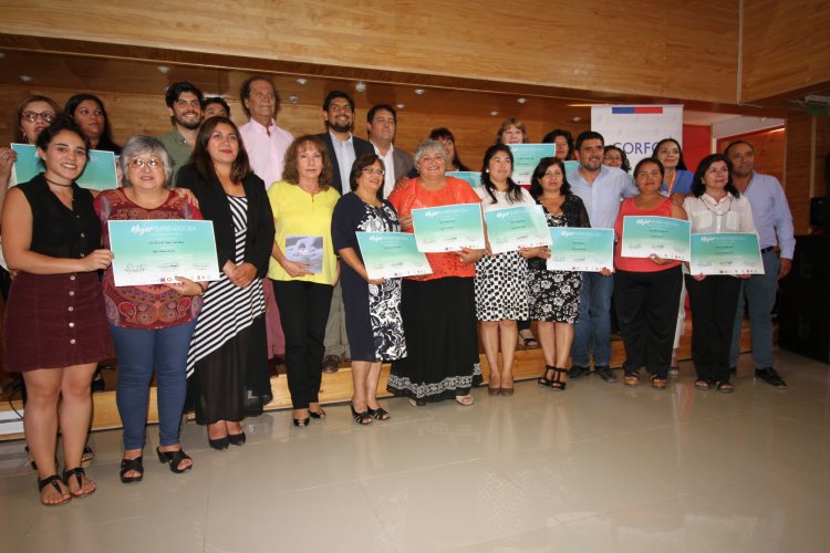 “Mujer Emprendedora Zonas Rezagadas” cerró el año con la graduación de 42 artesanas de la región “Mujer Emprendedora Zonas Rezagadas” cerró el año con la graduación de 42 artesanas de la región