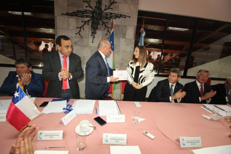 Comisión de Diálogo Político manifiesta completo apoyo al proyecto Túnel Agua Negra Comisión de Diálogo Político manifiesta completo apoyo al proyecto Túnel Agua Negra