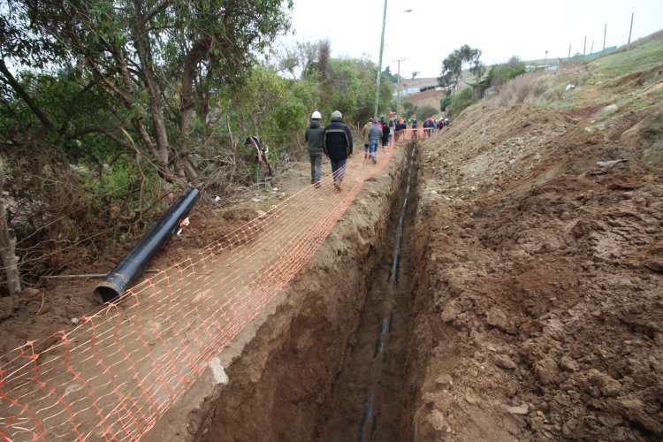 Alcantarillado y urbanización en Huentelauquén Norte presentan más de un 50% de avance en obras