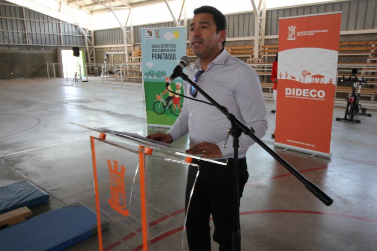 Adultos mayores de Punitaqui viven jornada de juegos deportivos gracias a recursos del Gobierno Regional Adultos mayores de Punitaqui viven jornada de juegos deportivos gracias a recursos del Gobierno Regional