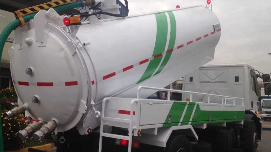 Gobierno Regional agiliza compra de camión limpia fosas para atender a localidades rurales de La Serena