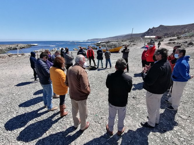 Consejeros regionales visitan caletas pesqueras de la provincia de Limarí y recogen inquietudes de pescadores