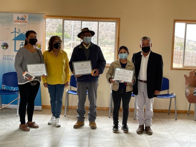 Vecinos de Peral Ojo de Agua cuentan con nuevo sistema fotovoltaico para su sede social