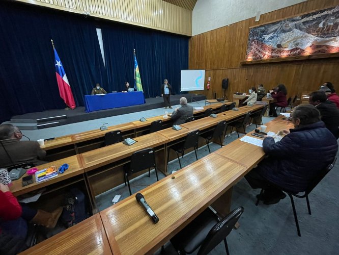 Carabineros y consejeros regionales revisan cartera de proyectos para los próximos años