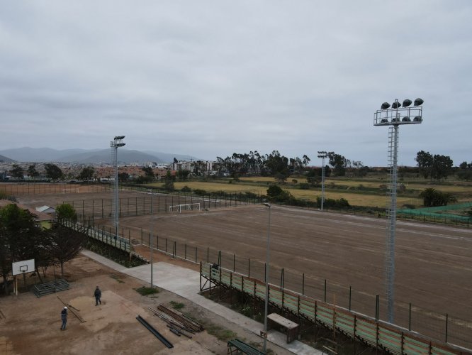 Con un 60% de avance el mejoramiento de canchas del Complejo Deportivo el Milagro entra en su fase final