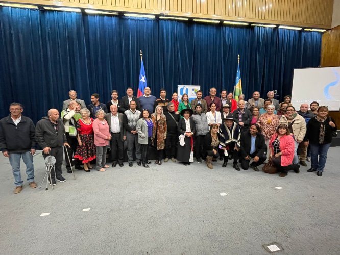 Pacientes con Parkinson conmemoran su día en emotivo encuentro con autoridades regionales