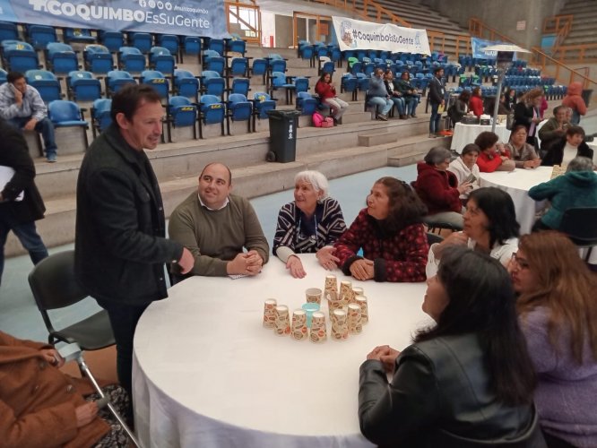 Autoridades regionales participan en encuentro con vecinas y vecinos de Tierras Blancas para abordar sus principales problemáticas y preocupaciones