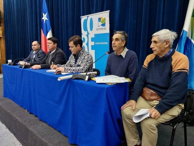 Regantes y alcalde de Combarbalá acuden al CORE para analizar y repotenciar proyecto de embalse Murallas Viejas