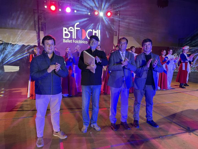 Academia Mundo Dance de Salamanca celebra sus 10 años con presentación junto a Bafochi Academia Mundo Dance de Salamanca celebra sus 10 años con presentación junto a Bafochi