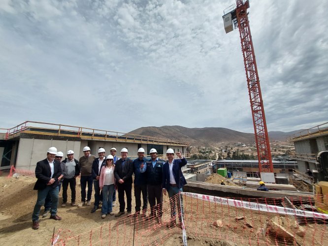 Nueva Escuela Básica de Canela Alta mantiene rápido avance en obras para entregar mejores condiciones para la educación de sus estudiantes