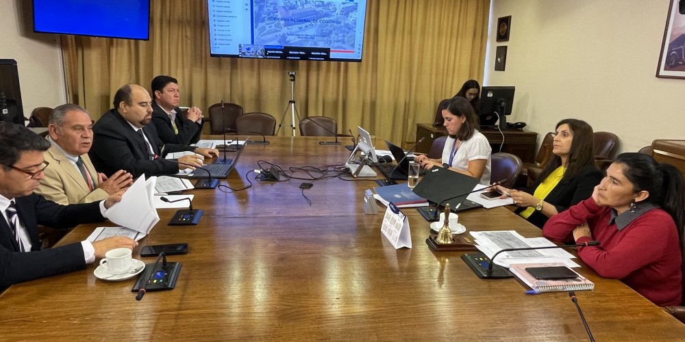 Consejeros acuden a diputados de la comisión de energía y minería para apurar proyectos de electrificación rural Consejeros acuden a diputados de la comisión de energía y minería para apurar proyectos de electrificación rural