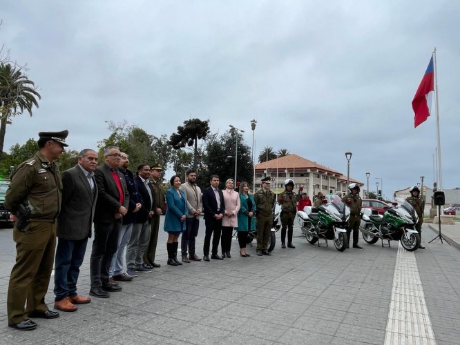 Carabineros recibe seis motocicletas para reforzar el control de tránsito en tres comunas