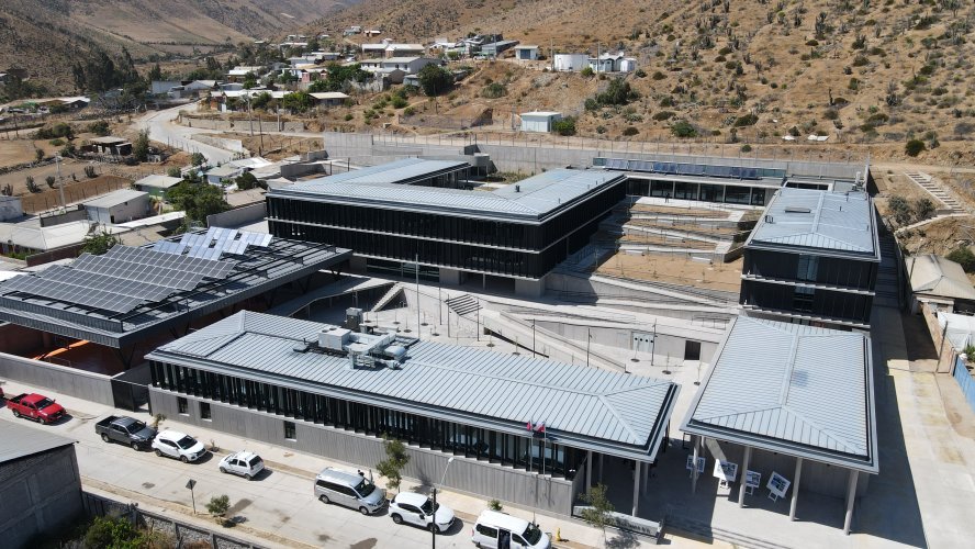 Entregan oficialmente las obras de renovada Escuela Básica de Canela Alta a Municipalidad de Canela Entregan oficialmente las obras de renovada Escuela Básica de Canela Alta a Municipalidad de Canela