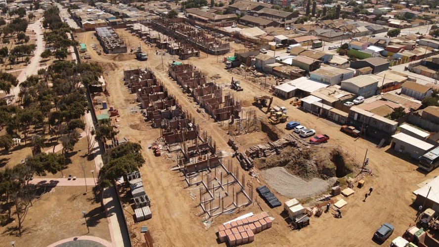 Autoridades verifican avances de proyecto habitacional “Última Esperanza” en Los Vilos